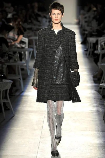 Look 3